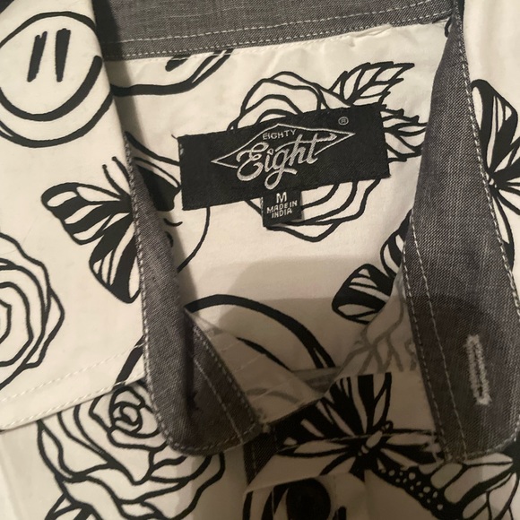 Eighty Eight Goth Print Collared Men’s Button Down Shirt Relaxed Fit Medium - Picture 3 of 4